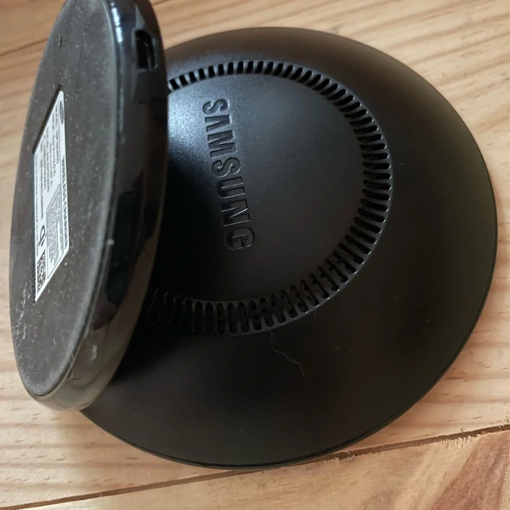 Samsung wireless charger, barely used!